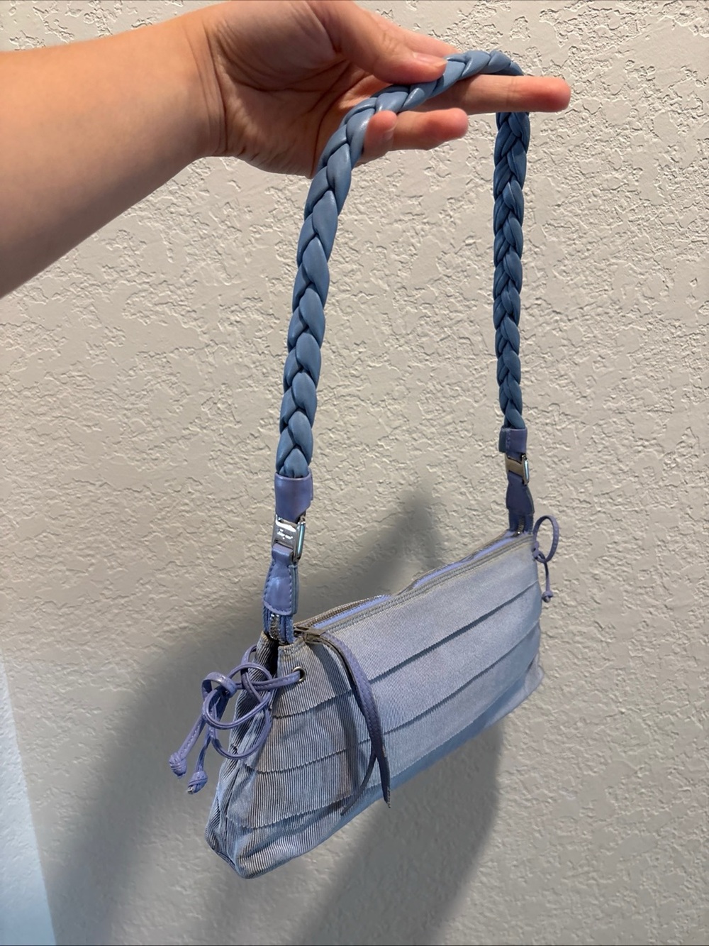 Salvatore Ferragamo Braided
Strap Blue Shoulder Bag - Picture 3 of 16